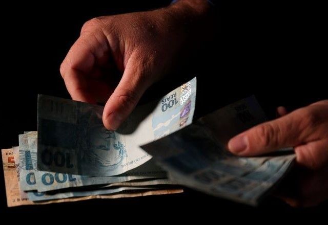 Imagem da noticia Governo deve propor reajuste do salário mínimo para R$ 1.627 no Orçamento de 2026