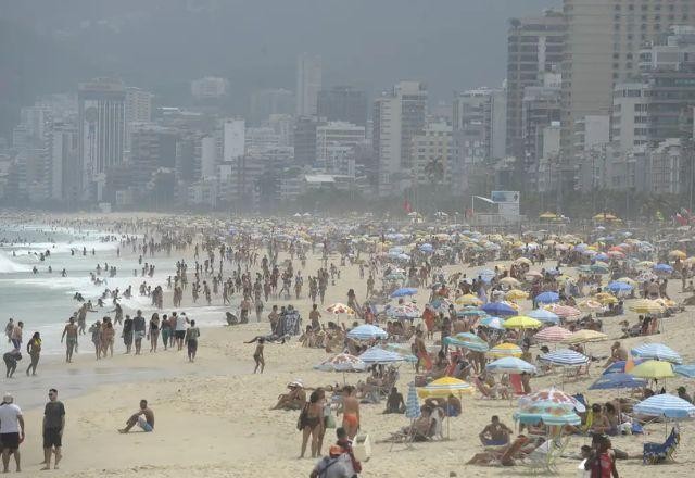 Imagem da noticia Prefeitura do Rio de Janeiro proíbe recipientes de vidro nas praias