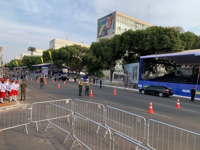 Imagem da noticia "Esquadrilha da fumaça" fecha desfile do 7 de Setembro em Brasília