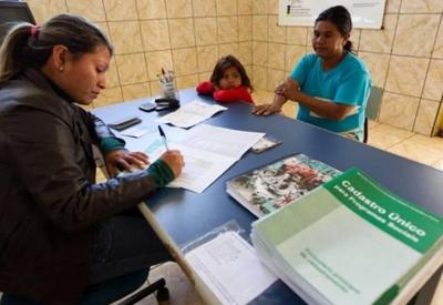 Pandemia adia bloqueio e suspensão de benefícios sociais Pandemia adia bloqueio e suspensão de benefícios sociais