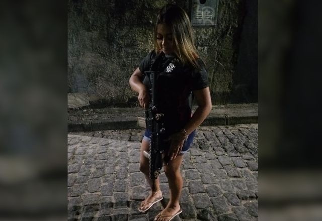 Imagem da noticia "Barbiezinha de Bangu", influenciadora do tráfico de drogas, é presa no Rio de Janeiro