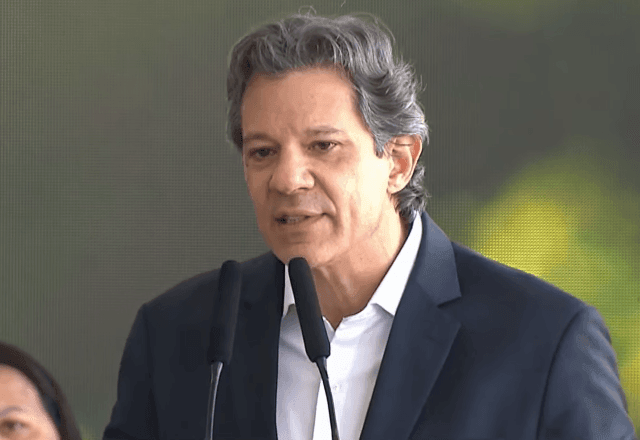 Imagem da noticia "Deve ter acordado com o fracasso da Paulista e resolveu me atacar", diz Haddad sobre crítica de Bolsonaro