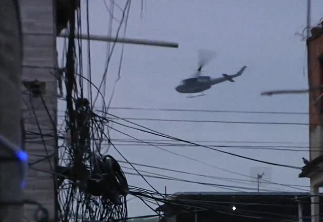 Imagem da noticia RJ: Vídeo mostra helicóptero pousando após ser atingido por tiros