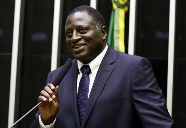 Imagem da notícia: Diretório do PL se revolta após Helio Lopes mudar domicílio para disputar Senado em Roraima