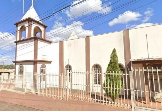Imagem da noticia Homem rouba igreja, amarra fiéis e foge de bicicleta em MG