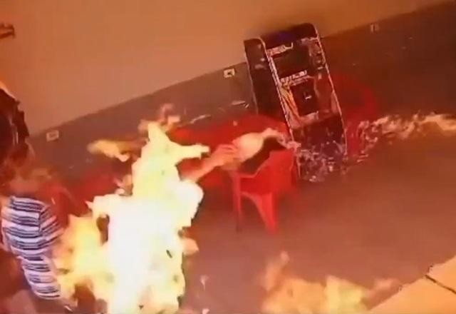 Imagem da noticia Dono recusa vender cachaça fiado e homens colocam fogo em bar