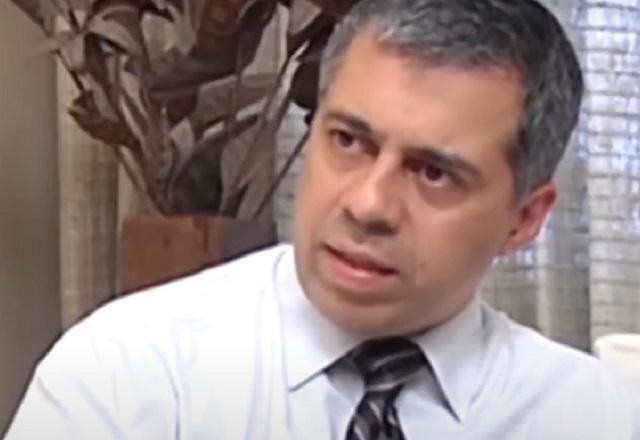 Imagem da noticia Promotor acusado de asfixiar e matar esposa continua preso