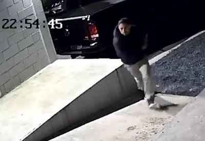 PR: criminoso agride namorada e tenta atropelar garçom PR: criminoso agride namorada e tenta atropelar garçom