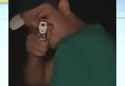 Mulher filma o momento que é atingida por tiro disparado pelo namorado Mulher filma o momento que é atingida por tiro disparado pelo namorado