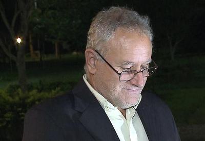 Homem que ateou fogo em casa com mulher e filhos é absolvido Homem que ateou fogo em casa com mulher e filhos é absolvido