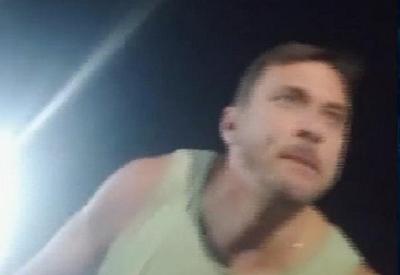 RJ: cliente descontrolado ameaça dar coronhada em entregador RJ: cliente descontrolado ameaça dar coronhada em entregador