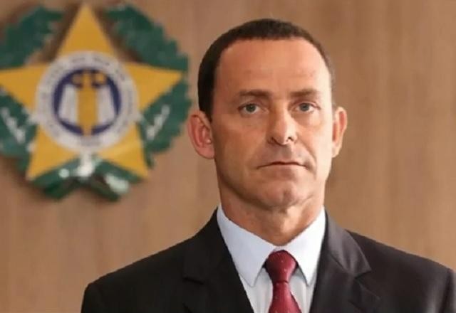Imagem da noticia Ex-secretário da Polícia Civil do RJ é preso suspeito de envolvimento com jogo do bicho