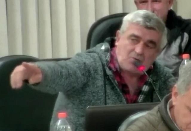 Imagem da noticia Vereador do PSDB é denunciado após usar termos racistas em sessão