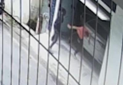 ES: secretário do governo é abordado por ladrões ao chegar em casa ES: secretário do governo é abordado por ladrões ao chegar em casa