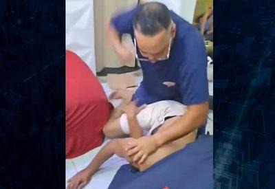 RJ: funcionário do Samu que espancou paciente em surto é demitido RJ: funcionário do Samu que espancou paciente em surto é demitido