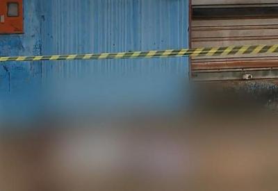 Homem é assassinado com garrafadas após confusão Homem é assassinado com garrafadas após confusão