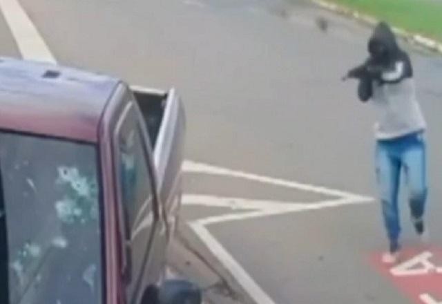 Imagem da noticia Homem é executado a tiros de fuzil no meio da rua, no interior de SP
