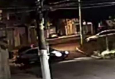 Homem esfaqueado causa acidente de trânsito antes de morrer Homem esfaqueado causa acidente de trânsito antes de morrer