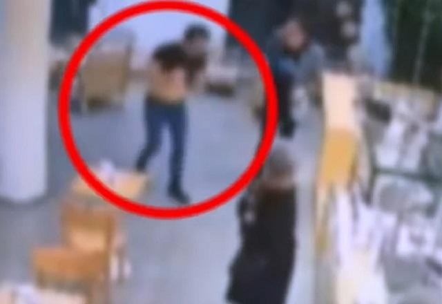 Imagem da noticia Após ser esfaqueado, homem entra em sorveteria pedindo socorro