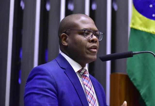 Imagem da noticia Ministério dos Direitos Humanos aciona AGU após fake news de banheiro unissex