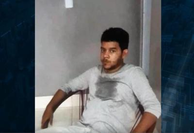 Mulher é morta com golpes de machadinha dentro de igreja em Goiás Mulher é morta com golpes de machadinha dentro de igreja em Goiás