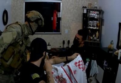 Homens são presos por atacar torcedores de time rival Homens são presos por atacar torcedores de time rival