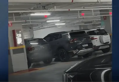 Exclusivo: delegado é flagrado dirigindo carro de luxo apreendido em operação na Grande SP Exclusivo: delegado é flagrado dirigindo carro de luxo apreendido em operação na Grande SP