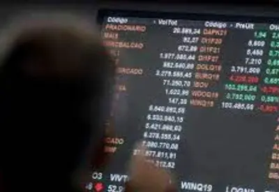 Ibovespa fecha em alta e bate recorde histórico pela 9ª vez seguida; dólar cai a R$ 5,34 Ibovespa fecha em alta e bate recorde histórico pela 9ª vez seguida; dólar cai a R$ 5,34