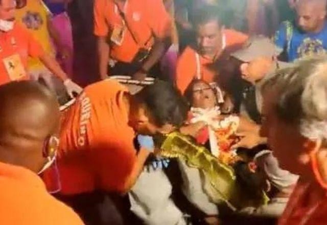 Imagem da noticia Idosa é prensada por carro alegórico em desfile no Rio de Janeiro