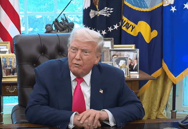 Trump afirma que frota enviada ao Irã é maior que a enviada à Venezuela Trump afirma que frota enviada ao Irã é maior que a enviada à Venezuela