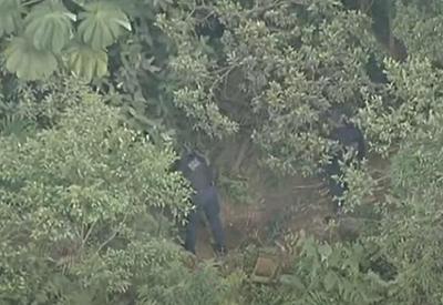 Cinco corpos são descobertos em cemitério clandestino Cinco corpos são descobertos em cemitério clandestino