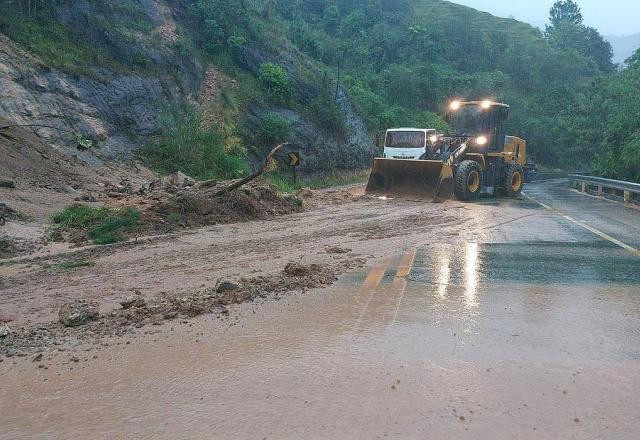 Imagem da noticia SP: Tarcísio pede que turistas ainda não peguem as estradas