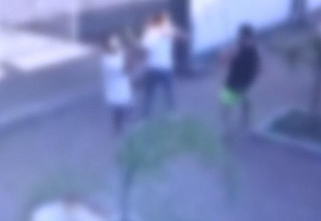 Imagem da noticia Mulher trans é agredida por três homens a golpes de martelo