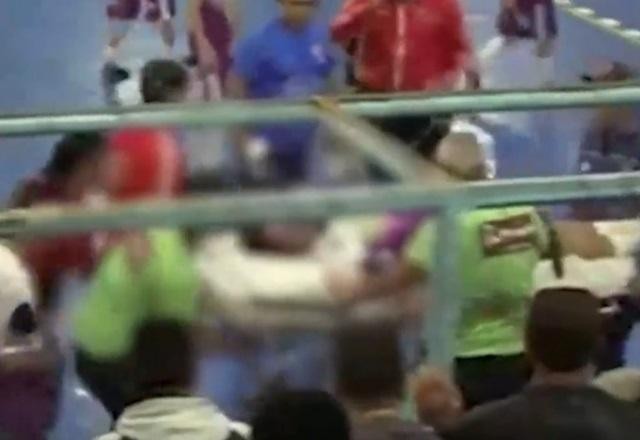 Imagem da noticia Jovem jogador passa mal e morre durante partida de futsal