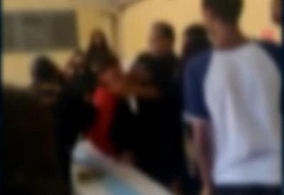 RJ: guarda municipal é afastado após dar tapa no rosto de aluno RJ: guarda municipal é afastado após dar tapa no rosto de aluno