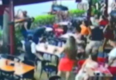 SP: Novo vídeo mostra ataque antes de depredação a bar tradicional SP: Novo vídeo mostra ataque antes de depredação a bar tradicional