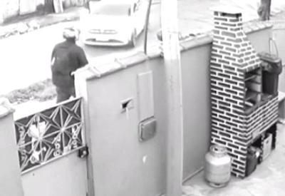 Guarda municipal é morto a tiros, na porta de casa, no RJ Guarda municipal é morto a tiros, na porta de casa, no RJ