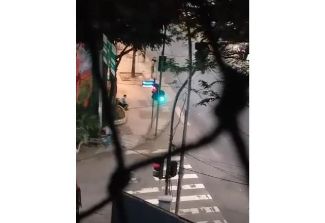 Imagem da noticia Homens armados com fuzil trocam tiros no Leblon, bairro nobre do Rio