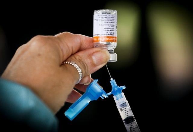 Imagem da noticia Adolescentes de SP recebem dose de reforço a partir de segunda