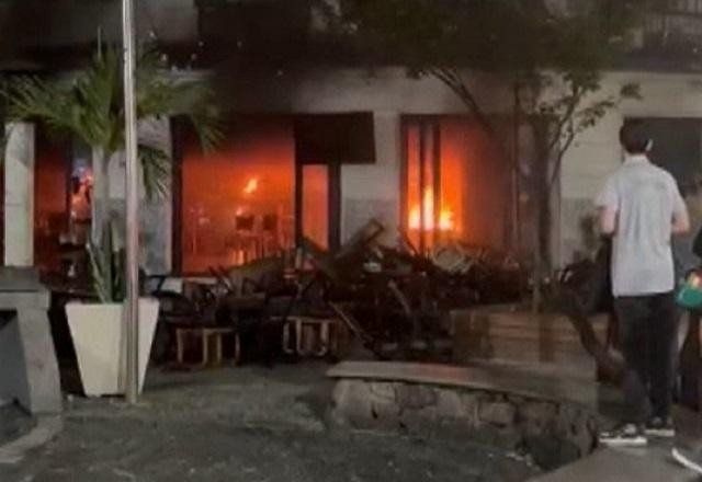 Imagem da noticia RJ: tradicional bar no Leblon é destruído por incêndio