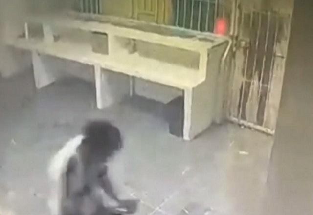 Imagem da noticia Imagens revelam inação de guardas durante incêndio em centro de migrantes