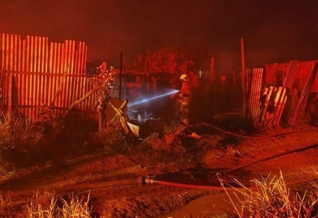 Imagem da noticia Incêndio em barraco de madeira mata 5 pessoas em Planaltina (DF); 3 vítimas eram crianças