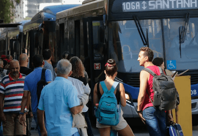 Setor de serviços do Brasil volta a crescer em novembro com aumento de novos negócios, mostra PMI Setor de serviços do Brasil volta a crescer em novembro com aumento de novos negócios, mostra PMI