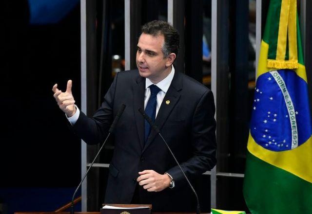 Imagem da noticia Pacheco entrega plano de custeio do piso da enfermagem a Guedes