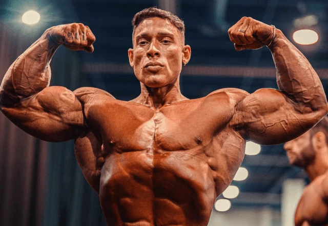 Imagem da noticia Mr. Olympia 2025: Ramon Dino busca título inédito na Classic Physique; veja onde assistir