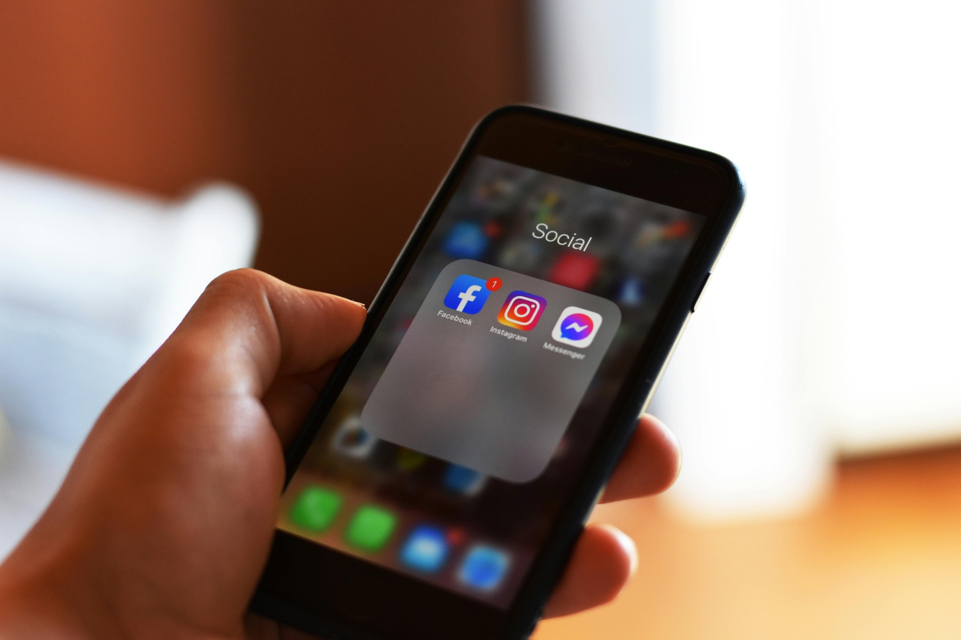 Imagem da noticia Instagram e Facebook têm instabilidade