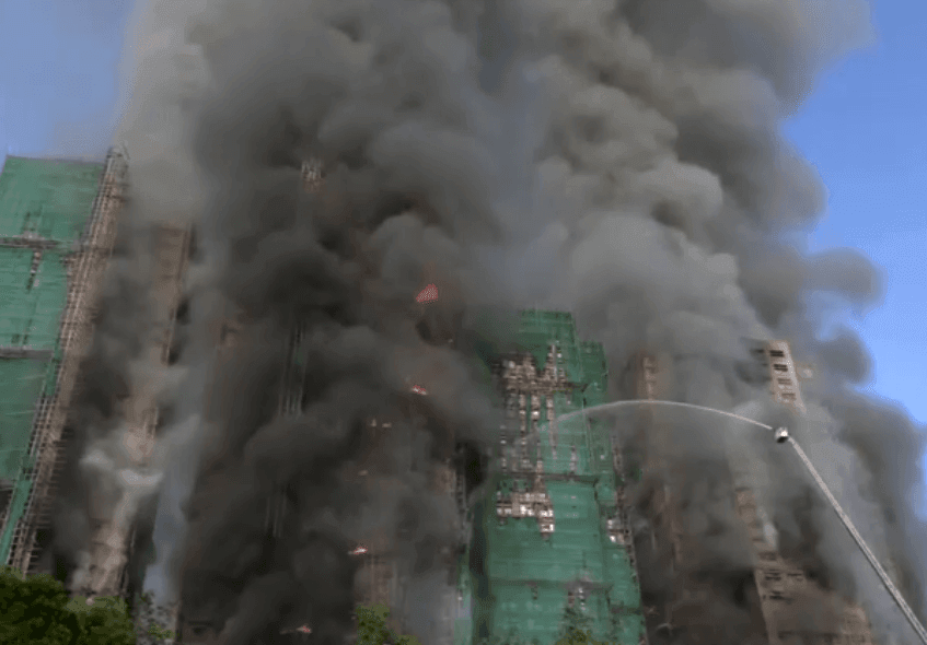 Imagem da noticia Incêndio de grandes proporções atinge prédios em Hong Kong e deixa ao menos 4 mortos