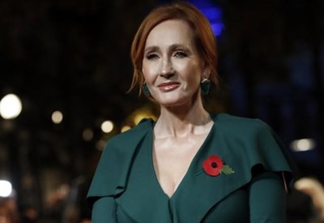Imagem da noticia J.K Rowling, de Harry Potter, é ameaçada após lamentar ataque a Rushdie