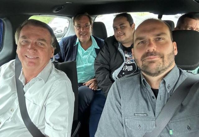 Imagem da noticia Nos EUA, Bolsonaro viaja para participar de conferência de caçadores