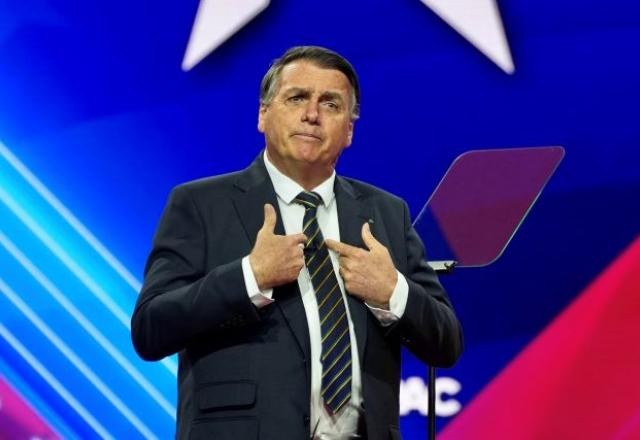 Imagem da noticia Bolsonaro defende liberdade, critica Lula e nega irregularidade em joias